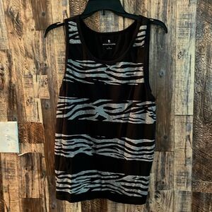 Shout house women’s tank top large